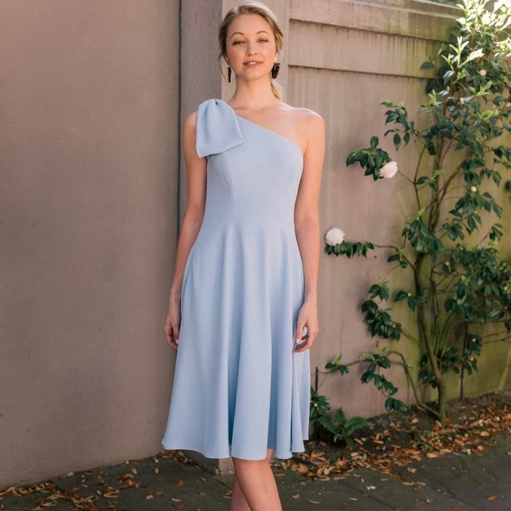 Gal Meets Glam Yvonne Light Blue One-Shoulder Bow Midi Dress
